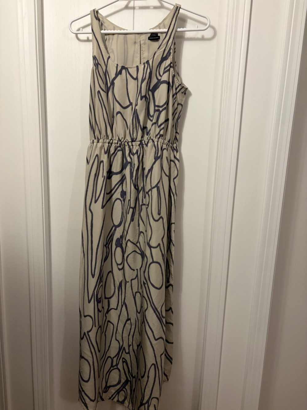 Club Monaco silk dress ptp 13-15” with stretch.